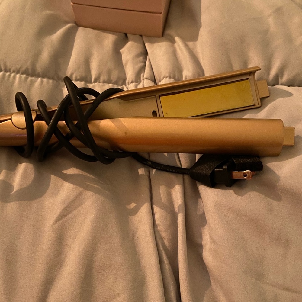 Beach waving tool